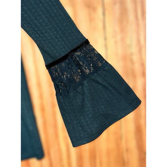 Whimsygoth Lace Green Gauze Velvet Trim Bell Sleeve Top Boho Hippie Size Small - Picture 5 of 10